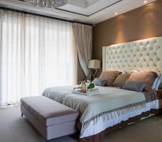 Elegancka sypialnia w stylu nowoczesym